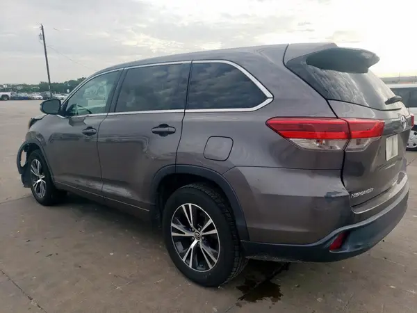 5TDZARFH0JS041264 2018 TOYOTA HIGHLANDER - Image 2