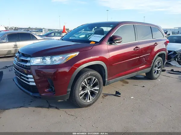 5TDZARFH0KS044425 2019 TOYOTA HIGHLANDER - Image 2