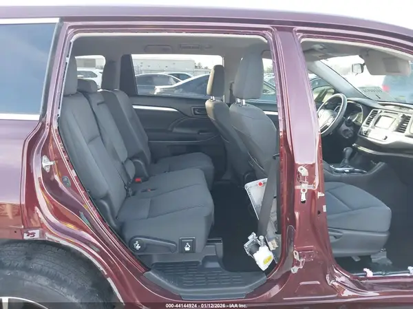 5TDZARFH0KS044425 2019 TOYOTA HIGHLANDER - Image 8
