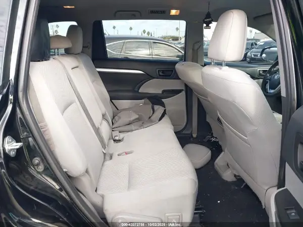 5TDZARFH0KS044487 2019 TOYOTA HIGHLANDER - Image 8