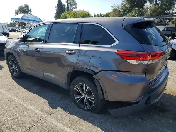 5TDZARFH0KS048040 2019 TOYOTA HIGHLANDER - Image 2