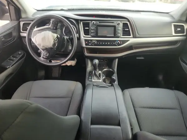 5TDZARFH0KS048054 2019 TOYOTA HIGHLANDER - Image 8