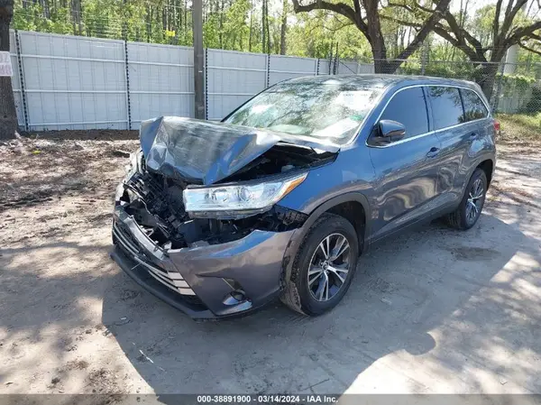 5TDZARFH0KS049849 2019 TOYOTA HIGHLANDER - Image 2