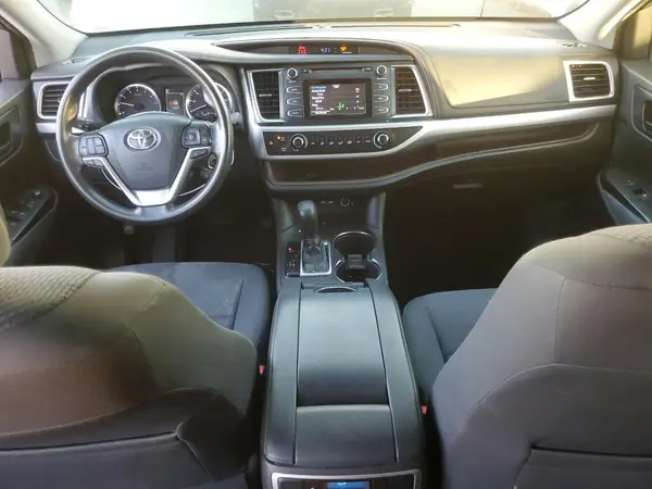 5TDZARFH0KS052637 2019 TOYOTA HIGHLANDER - Image 8