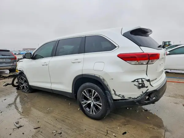 5TDZARFH0KS054226 2019 TOYOTA HIGHLANDER - Image 2