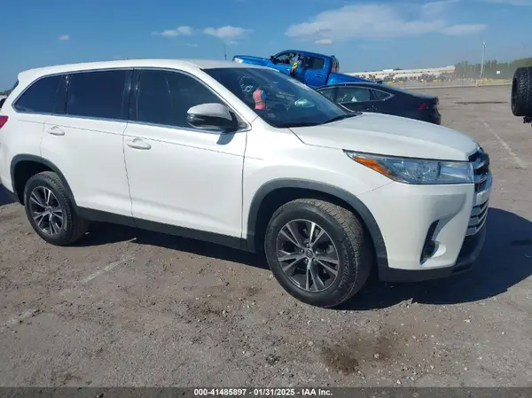 5TDZARFH0KS056736 2019 TOYOTA HIGHLANDER - Image 1