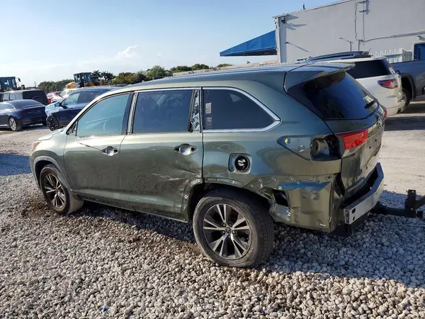 5TDZARFH0KS056896 2019 TOYOTA HIGHLANDER - Image 2