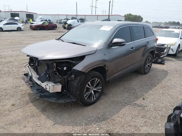 5TDZARFH0KS057403 2019 TOYOTA HIGHLANDER - Image 2