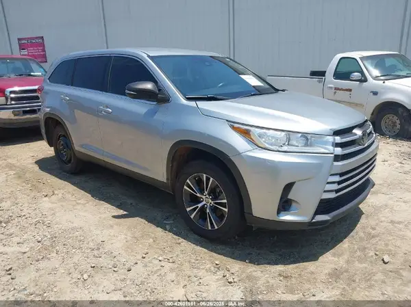 5TDZARFH0KS061239 2019 TOYOTA HIGHLANDER - Image 1