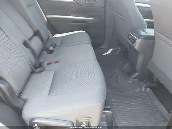 5TDZARFH0KS061239 2019 TOYOTA HIGHLANDER - Image 8