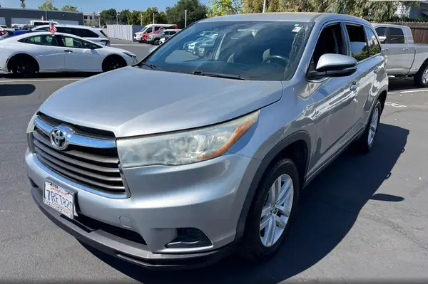 5TDZARFH1GS018388 2016 TOYOTA HIGHLANDER - Image 2