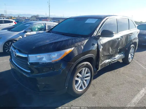 5TDZARFH1GS021856 2016 TOYOTA HIGHLANDER - Image 2
