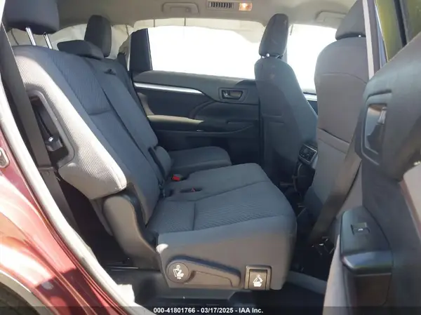 5TDZARFH1HS024287 2017 TOYOTA HIGHLANDER - Image 8