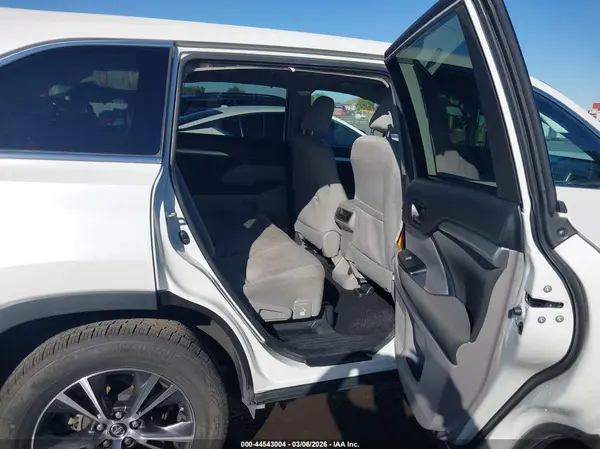 5TDZARFH1HS025021 2017 TOYOTA HIGHLANDER - Image 8