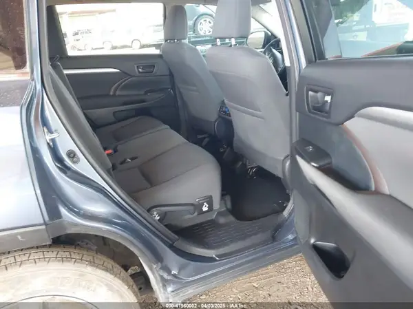 5TDZARFH1HS025343 2017 TOYOTA HIGHLANDER - Image 8