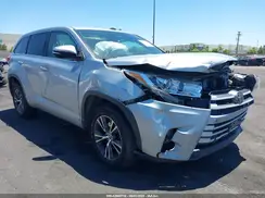 5TDZARFH1HS026895 2017 TOYOTA HIGHLANDER