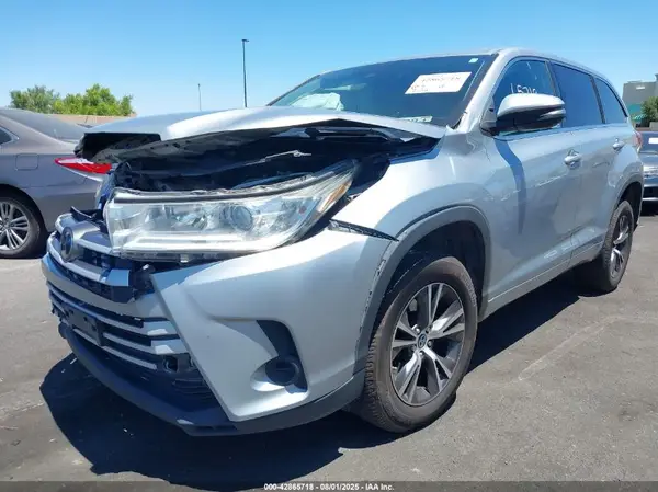 5TDZARFH1HS026895 2017 TOYOTA HIGHLANDER - Image 2