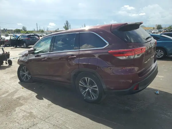 5TDZARFH1HS027450 2017 TOYOTA HIGHLANDER - Image 2