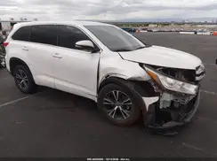 5TDZARFH1HS027867 2017 TOYOTA HIGHLANDER
