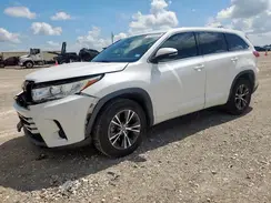 5TDZARFH1HS029182 2017 TOYOTA HIGHLANDER