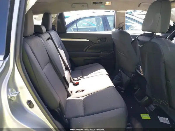 5TDZARFH1HS029571 2017 TOYOTA HIGHLANDER - Image 8