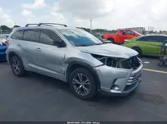 5TDZARFH1HS030302 2017 TOYOTA HIGHLANDER