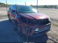 5TDZARFH1HS031949 2017 TOYOTA HIGHLANDER