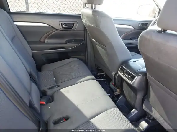 5TDZARFH1HS031949 2017 TOYOTA HIGHLANDER - Image 8