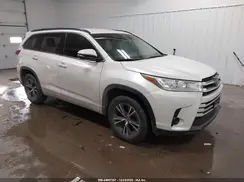 5TDZARFH1JS034825 2018 TOYOTA HIGHLANDER