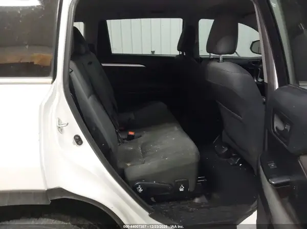 5TDZARFH1JS034825 2018 TOYOTA HIGHLANDER - Image 8
