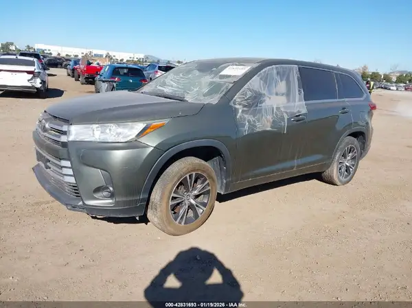 5TDZARFH1JS035487 2018 TOYOTA HIGHLANDER - Image 2