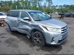 5TDZARFH1JS037112 2018 TOYOTA HIGHLANDER