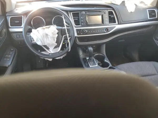 5TDZARFH1JS038003 2018 TOYOTA HIGHLANDER - Image 8