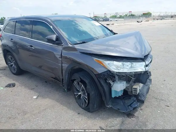5TDZARFH1JS038079 2018 TOYOTA HIGHLANDER - Image 1