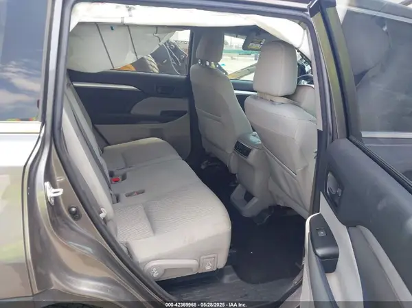 5TDZARFH1JS038079 2018 TOYOTA HIGHLANDER - Image 8