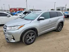 5TDZARFH1JS038650 2018 TOYOTA HIGHLANDER