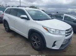 5TDZARFH1JS039281 2018 TOYOTA HIGHLANDER