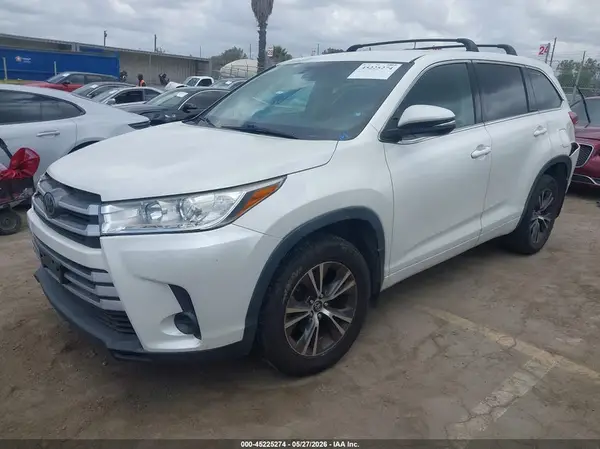 5TDZARFH1JS039281 2018 TOYOTA HIGHLANDER - Image 2