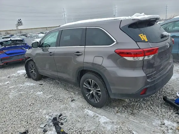 5TDZARFH1KS043767 2019 TOYOTA HIGHLANDER - Image 2