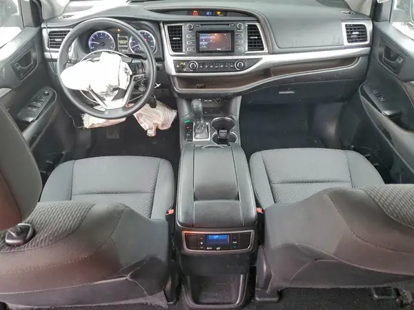 5TDZARFH1KS043767 2019 TOYOTA HIGHLANDER - Image 8
