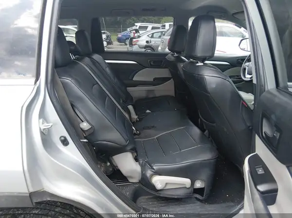 5TDZARFH1KS047589 2019 TOYOTA HIGHLANDER - Image 8