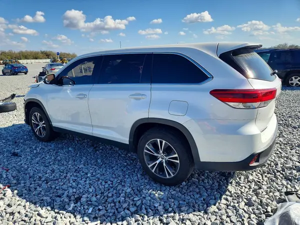 5TDZARFH1KS048774 2019 TOYOTA HIGHLANDER - Image 2