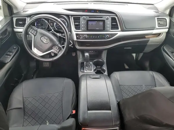 5TDZARFH1KS049388 2019 TOYOTA HIGHLANDER - Image 8