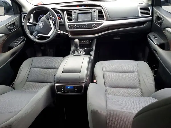 5TDZARFH1KS052033 2019 TOYOTA HIGHLANDER - Image 8