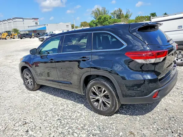 5TDZARFH1KS055448 2019 TOYOTA HIGHLANDER - Image 2