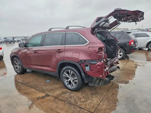 5TDZARFH1KS059404 2019 TOYOTA HIGHLANDER - Image 2
