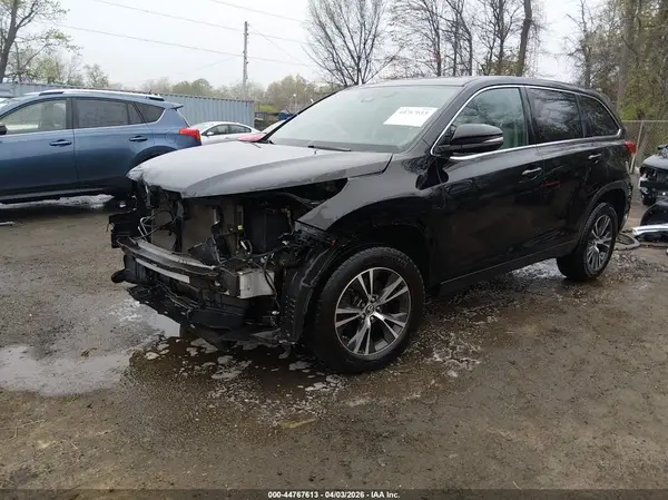 5TDZARFH1KS059435 2019 TOYOTA HIGHLANDER - Image 2