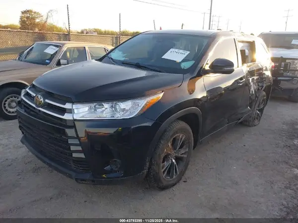 5TDZARFH1KS059953 2019 TOYOTA HIGHLANDER - Image 2