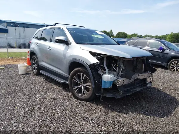 5TDZARFH1KS061167 2019 TOYOTA HIGHLANDER - Image 1