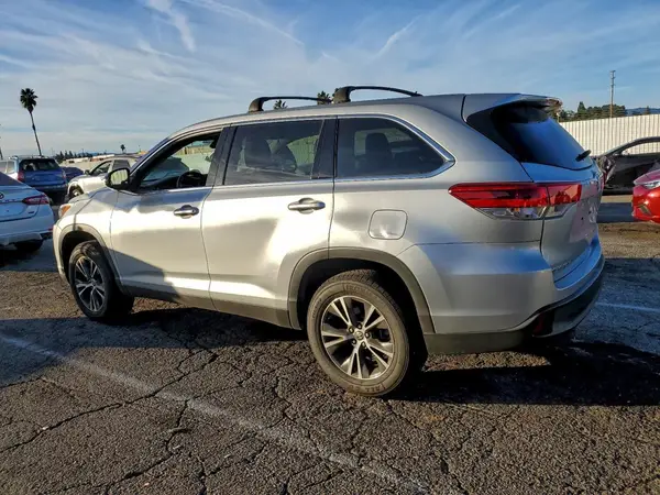 5TDZARFH1KS061721 2019 TOYOTA HIGHLANDER - Image 2